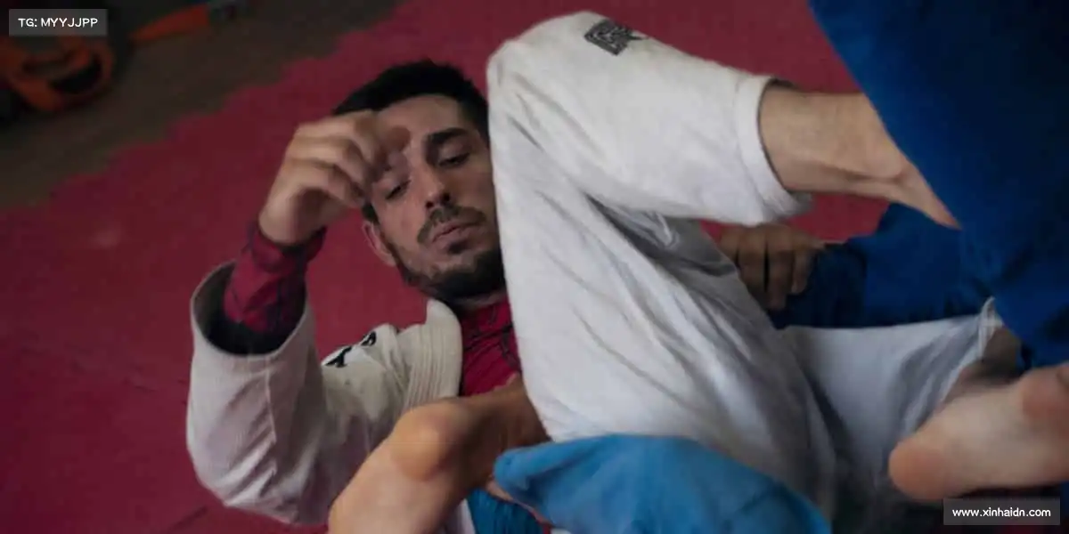 必一运动——滑板少年,用轮子画出自由!